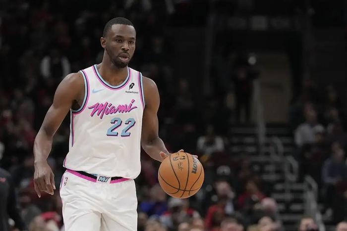 NBA休赛期交易风暴：10位巨星或成格局重塑关键棋