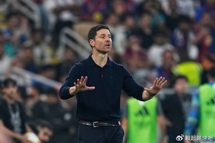 利物浦争夺摩纳哥边锋阿克利乌什，曼联加入竞