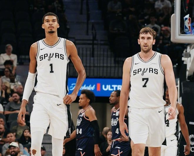 马刺凯尔特人激战：攻防对决引爆常规赛焦点战